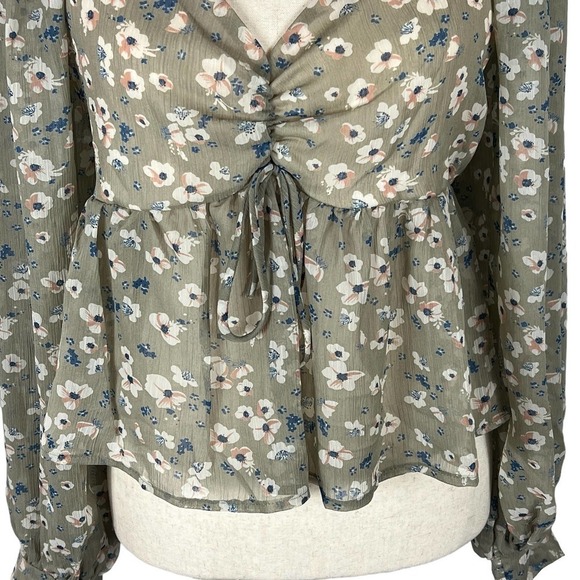 SAINTS & HEARTS FLORAL PRINT PUFF SLEEVES PEASANT‎ BLOUSE GRAY MULTI MEDIUM NWT - Picture 3 of 11